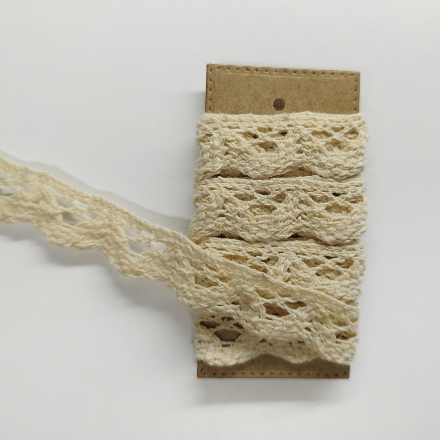 Cinta encaje beige modelo2 1m