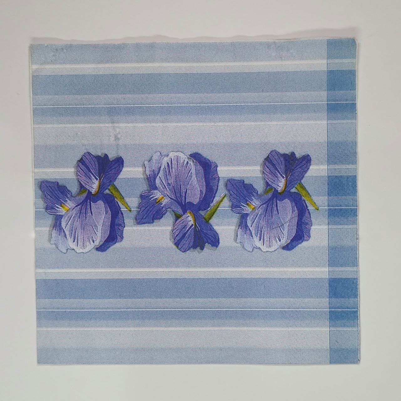 Servilleta flores moradas