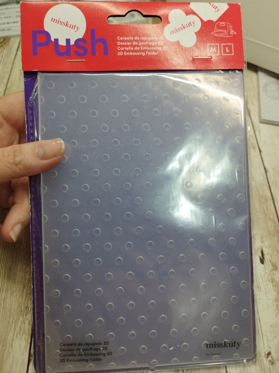 Carpeta embossing lunares